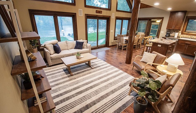 Your Northwoods Getaway! Modern Lake Home in Townsend w/ Hot Tub. Sleeps 16+