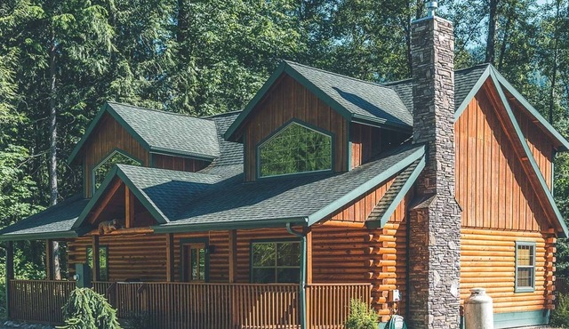 Zigzag Mountain Lodge, family getaway, fireplace, BBQ, hot tub, dog friendly