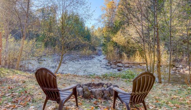 ZigZag River Cabin w/ Hot tub, bbq and healing nature all around, Riverbend #1
