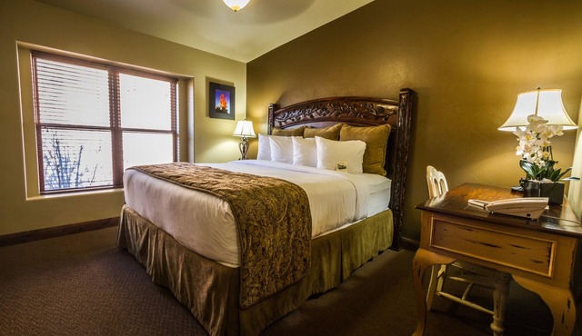 Zion Park Retreat | 1 Unit | Near Sorella Gallery and 1.2 Miles to Oscar’s Café