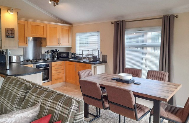 3 bedroom accommodation in Carnforth in Carnforth