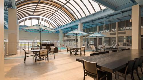 Surestay Hotel 