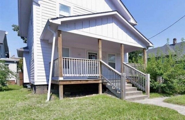 Bright & modern 3 bedrooms downtown Indy East!