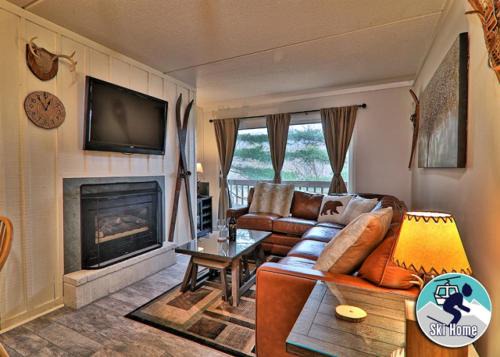 Centrally located two bedroom two bathroom Ski home Whiffletree I6 in Killington