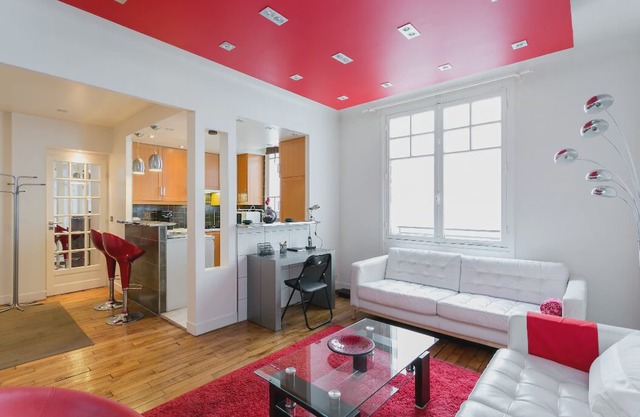 Charming Eiffel tower apartment in Paris