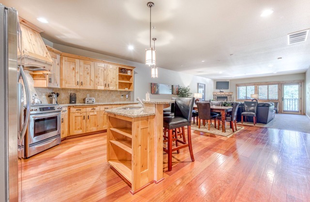 Luxury mountain condo w/shared pool & hot tub, patio, & easy ski access