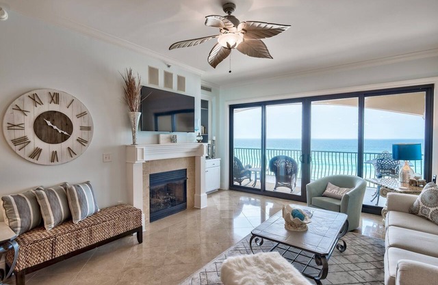 Top Floor Gulf-Front Condo, Whirlpool Bath, access to Infinity Pool, 310 Ft Pri