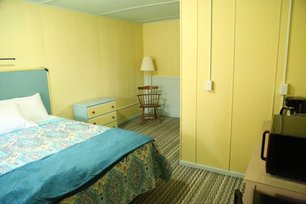 Photo of Bedroom in Tawas City