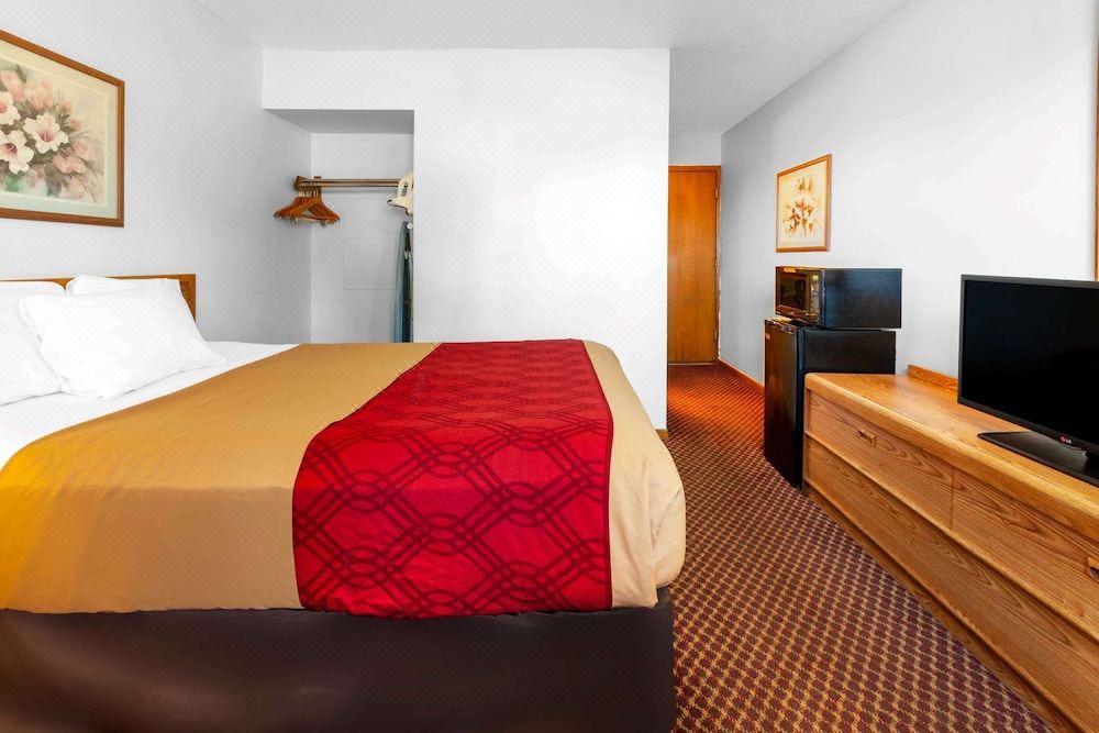 Photo of Bedroom in Escanaba