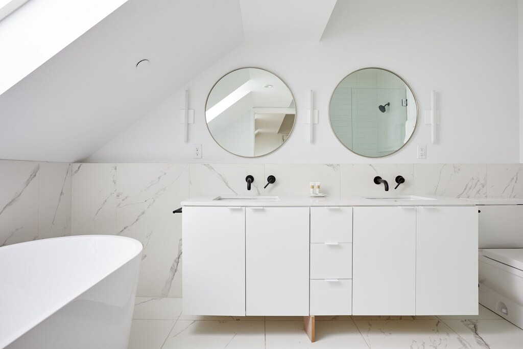 Photo of Bathroom in Tulane - Gravier