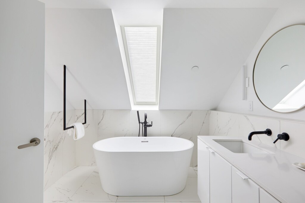 Photo of Bathroom in Tulane - Gravier
