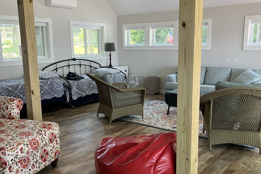Photo of Bedroom in West Addison