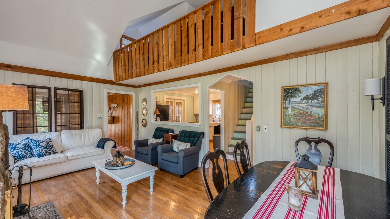 Photo of Livingroom in Michiana Shores