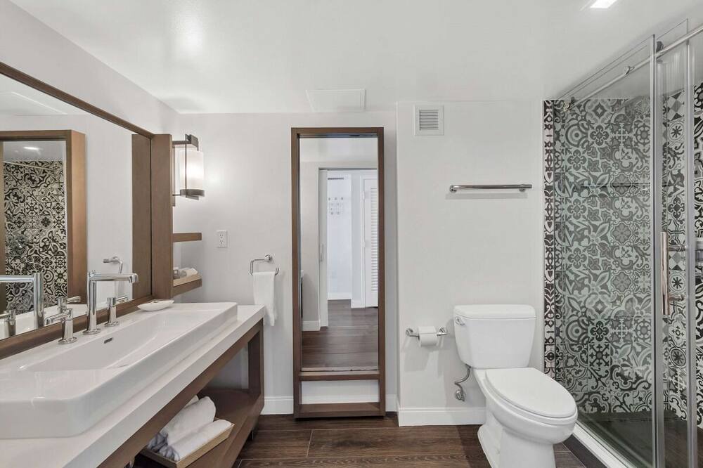 Photo of Bathroom in Rock Harbor