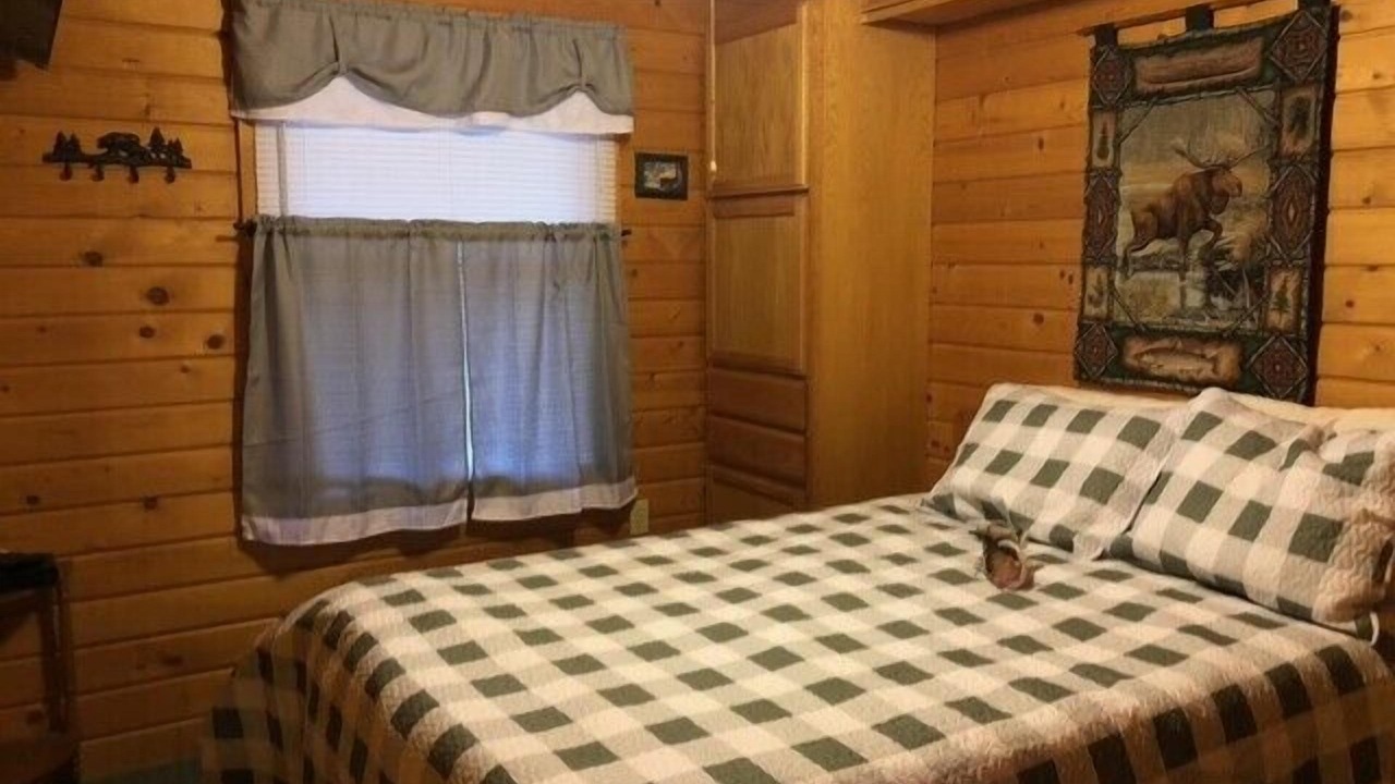 Photo of Bedroom in Gaylord