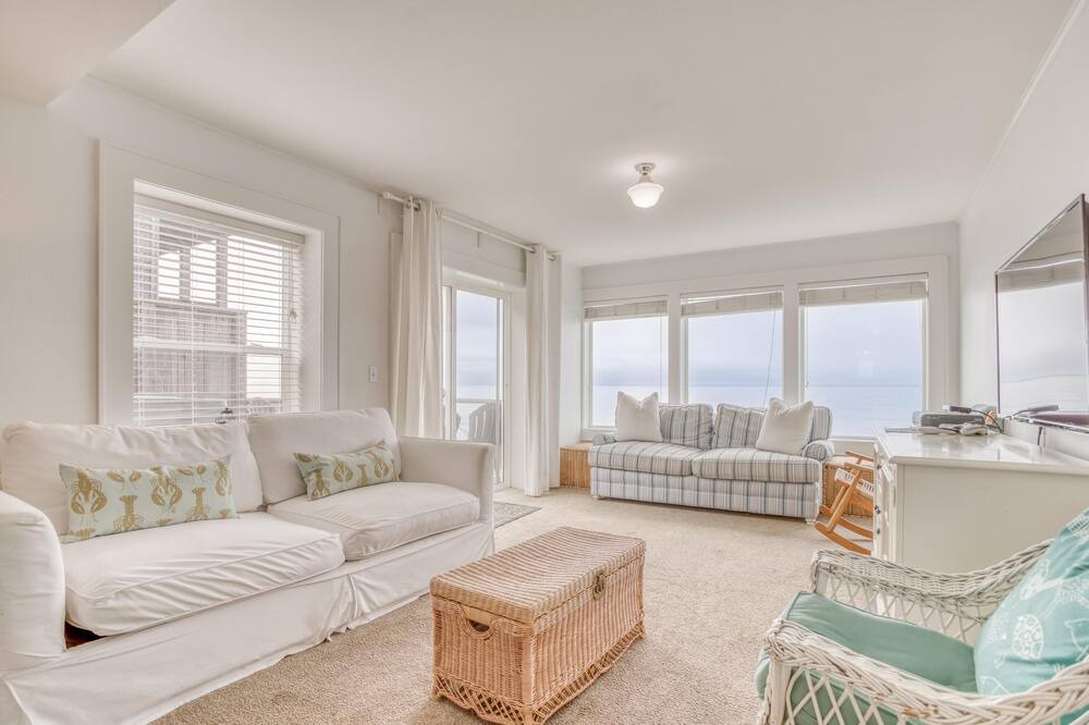 Photo of Livingroom in Lincoln Beach
