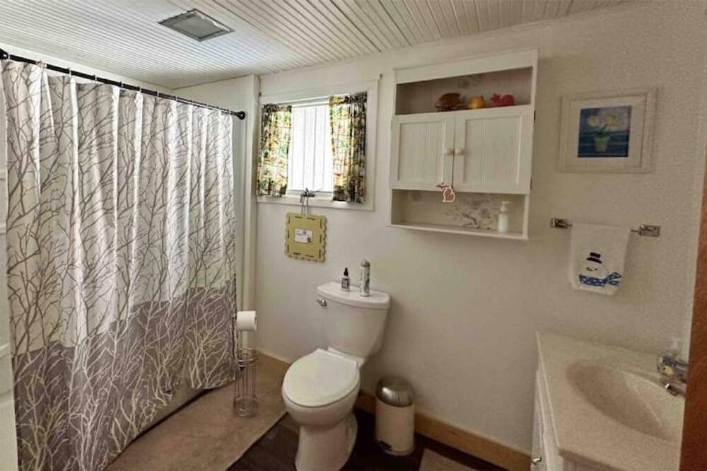 Photo of Bathroom in Irons