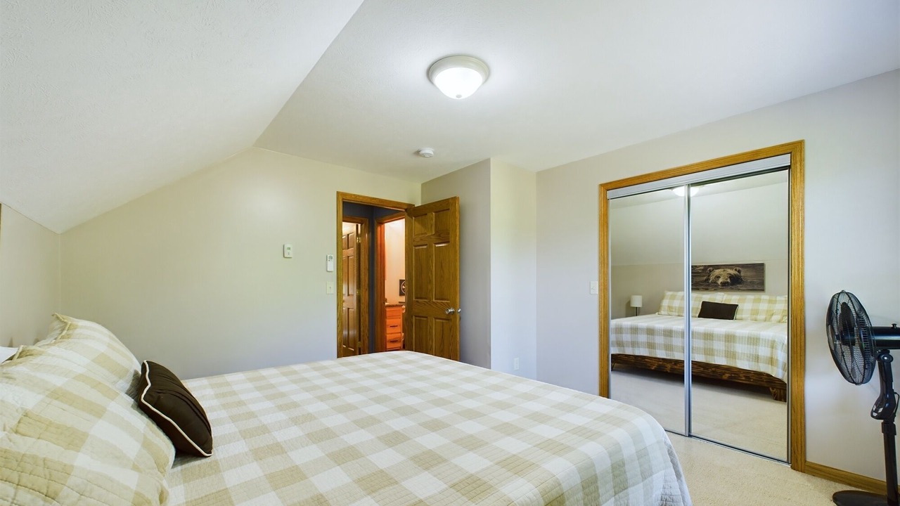 Photo of Bedroom in Munising