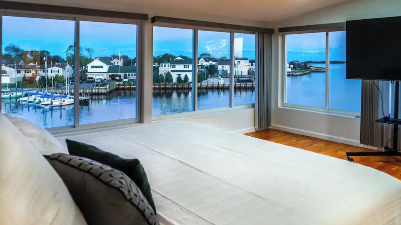 Photo of Bedroom in East Massapequa