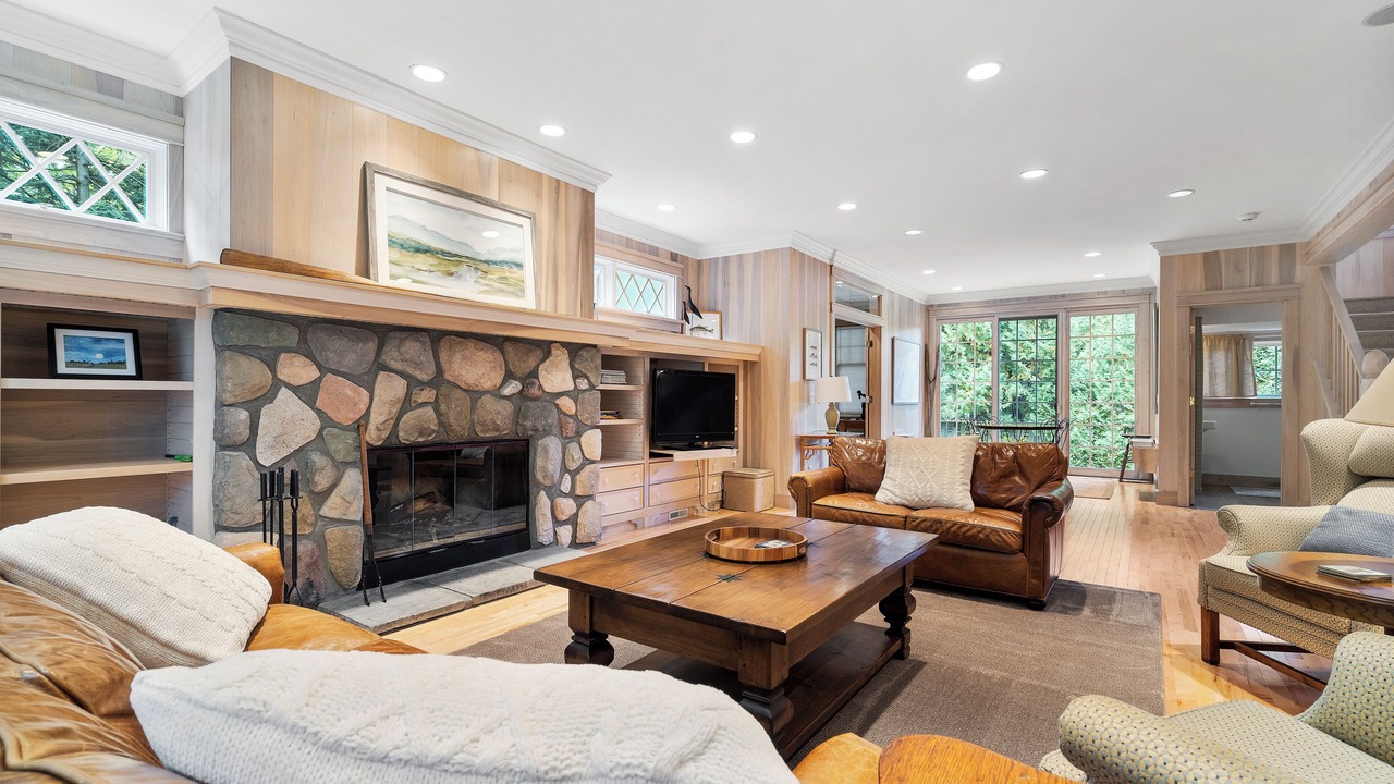 Photo of Livingroom in Wequetonsing