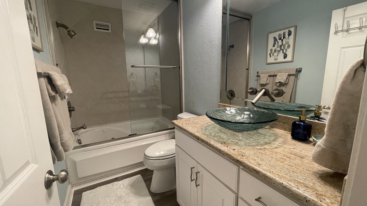 Photo of Bathroom in Holiday Isle