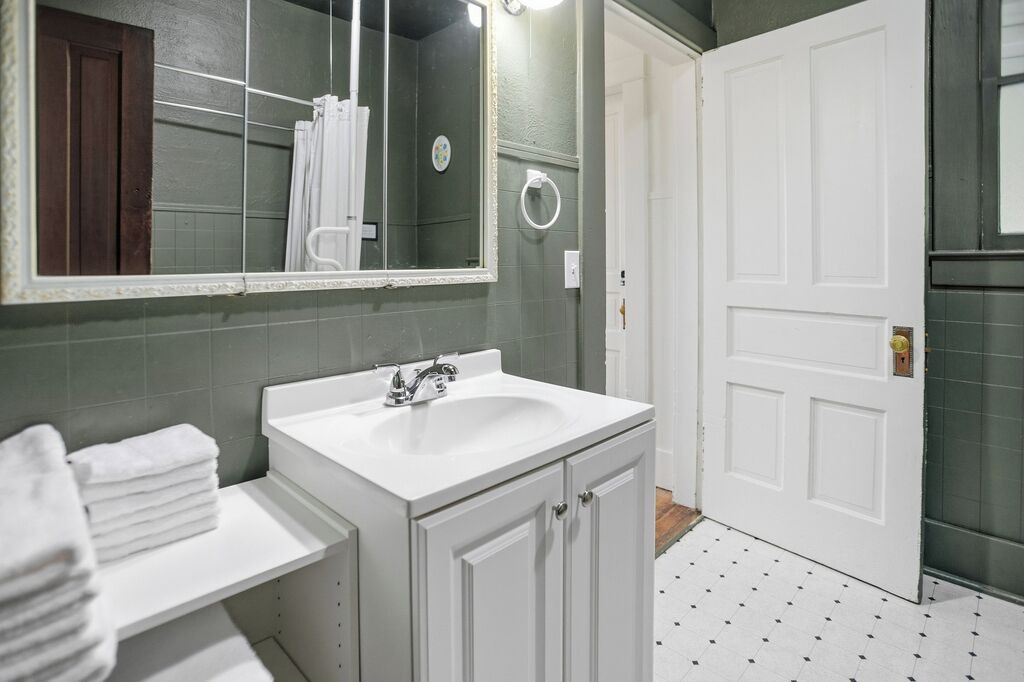 Photo of Bathroom in Kalama