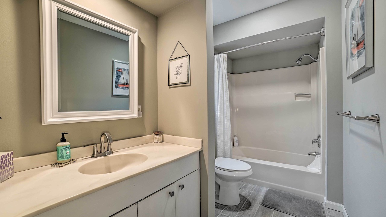 Photo of Bathroom in Birchwood Farms