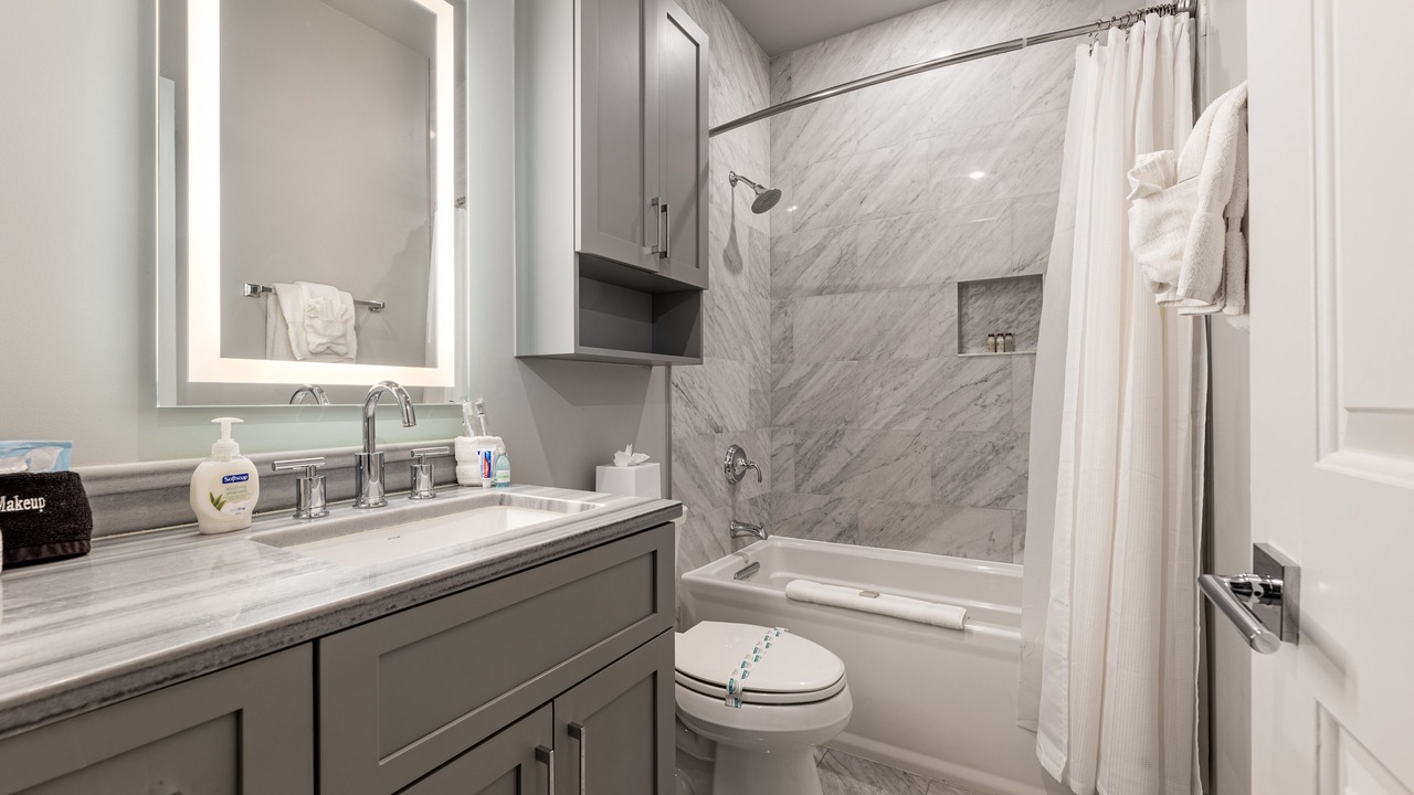 Photo of Bathroom in Arts/Warehouse District