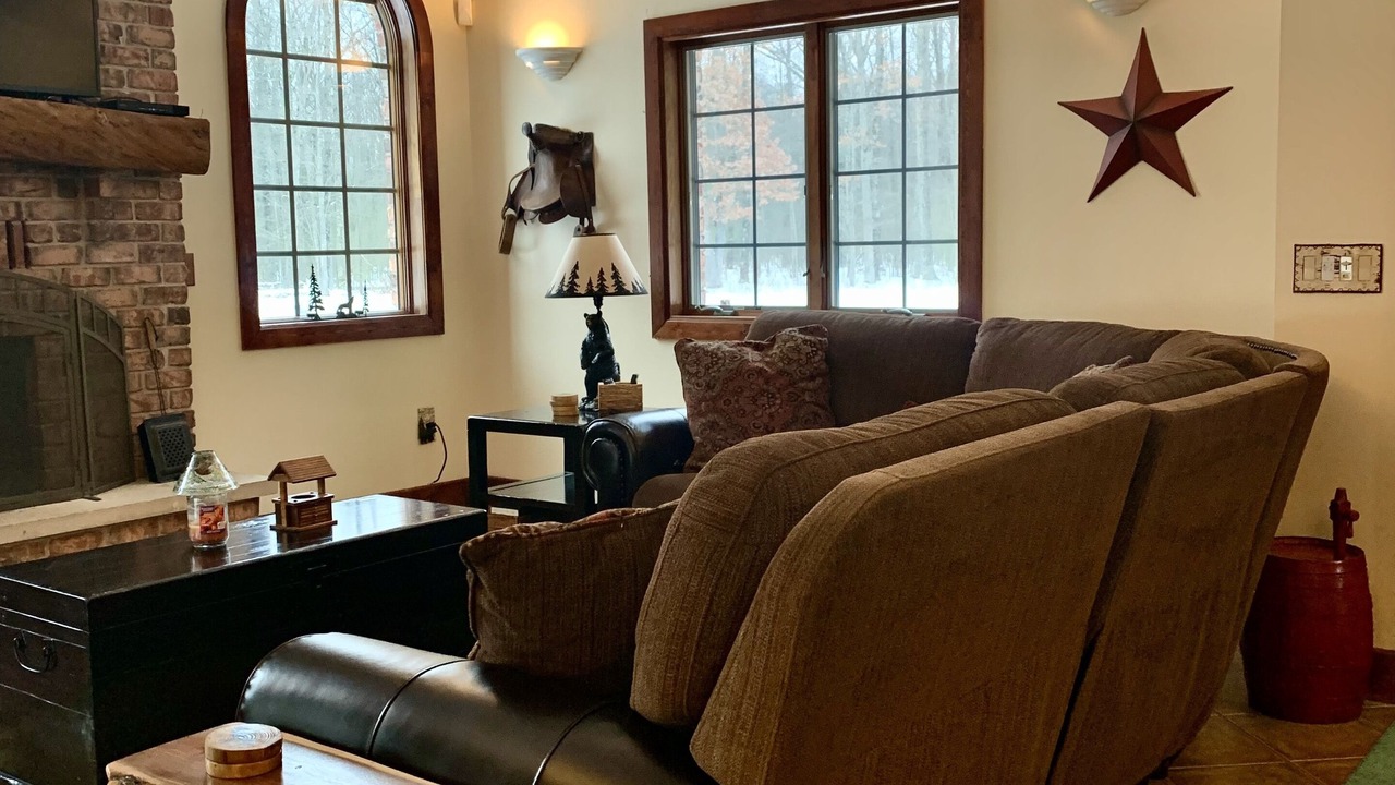 Photo of Livingroom in White Cloud