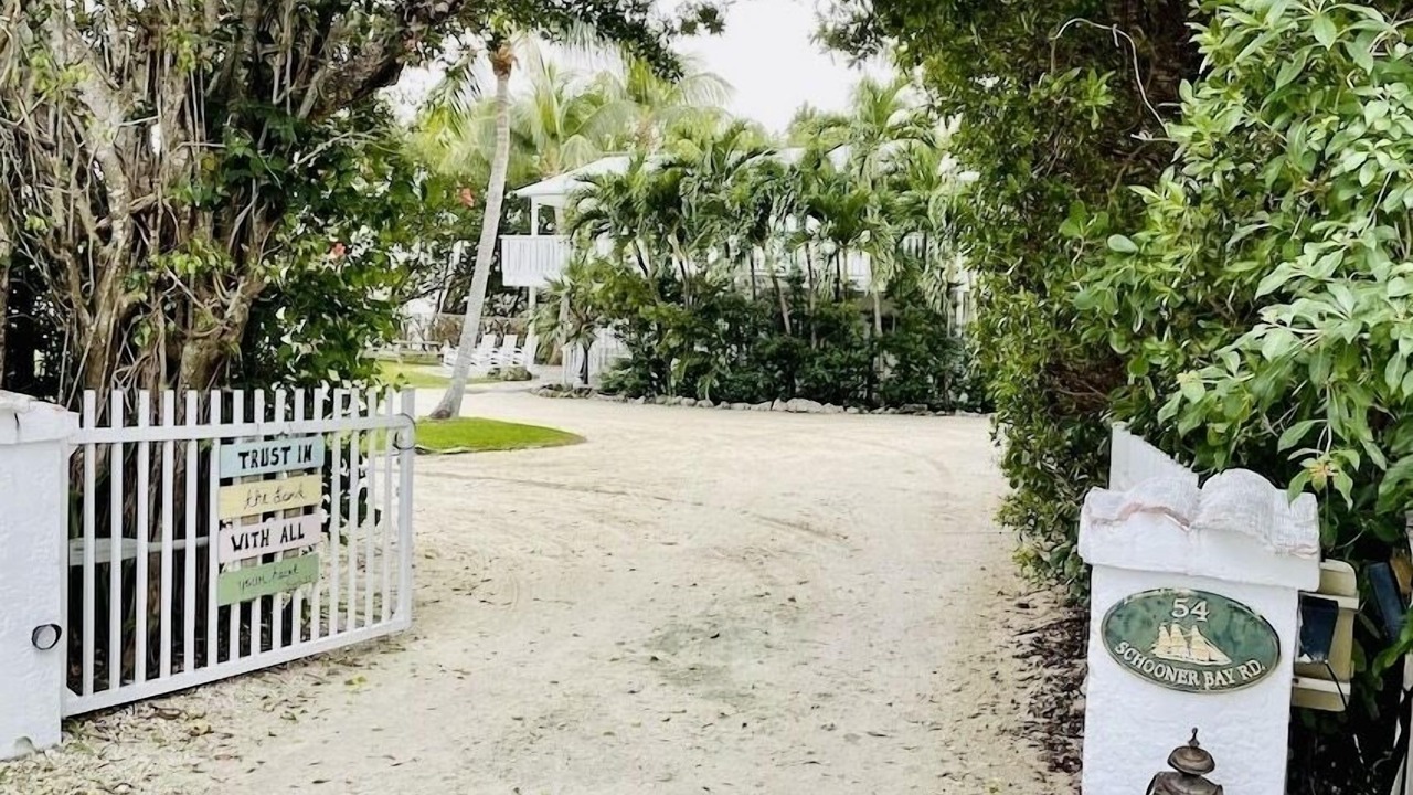 Photo of Others in Tavernier