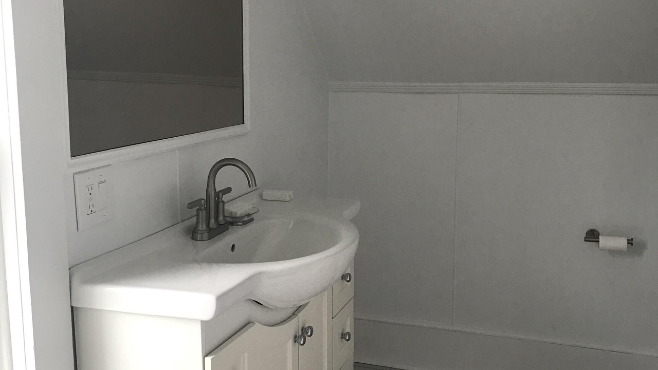 Photo of Bathroom in Harbor Beach