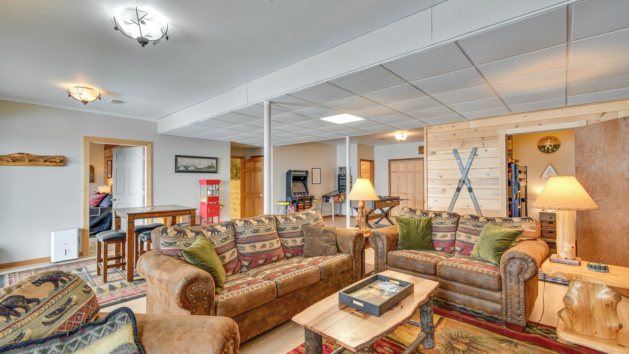 Photo of Livingroom in Houghton Lake