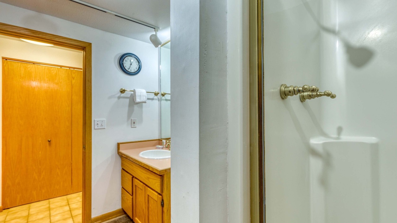 Photo of Bathroom in Coos Bay