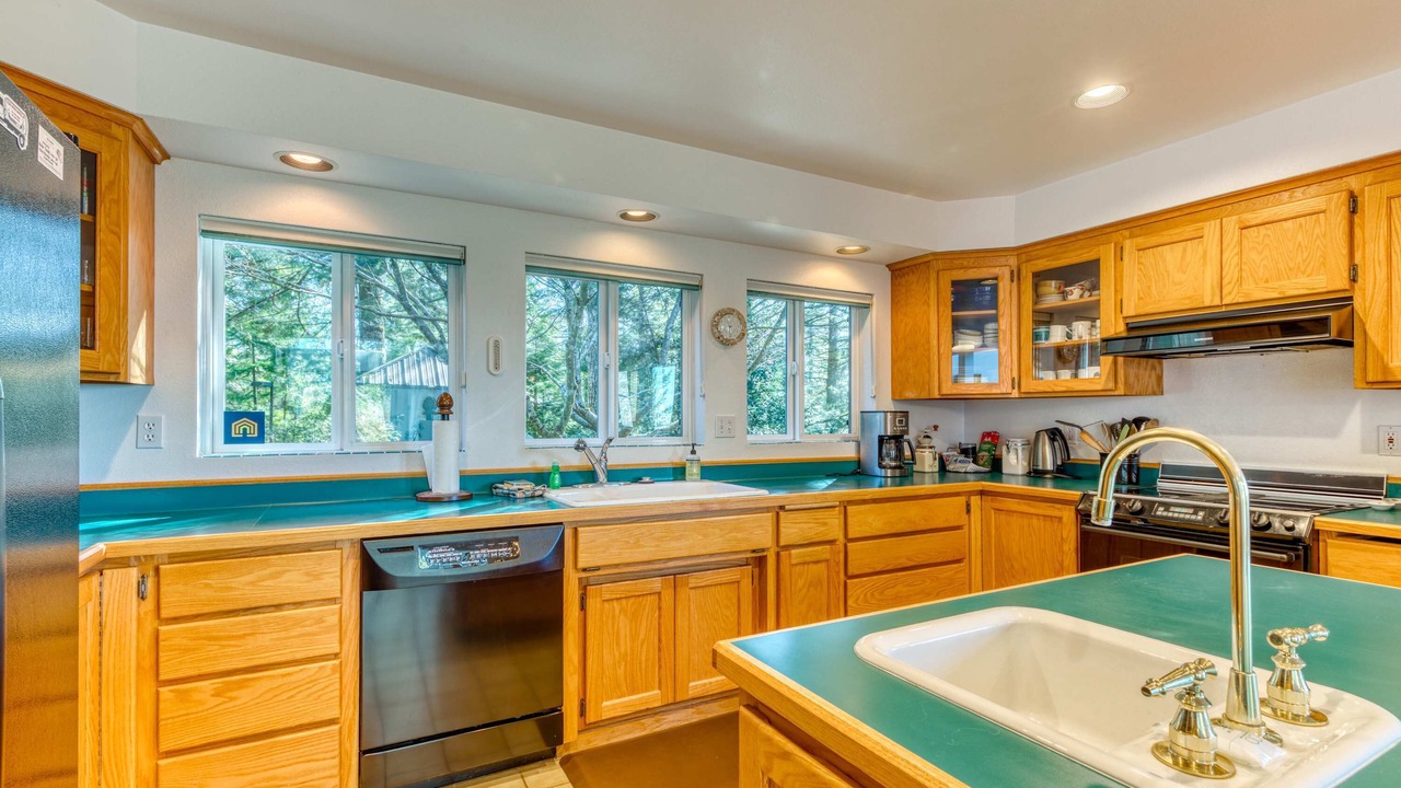 Photo of Kitchen in Coos Bay