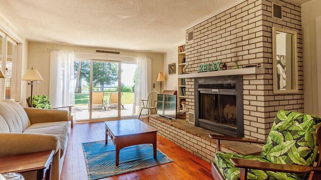 Photo of Livingroom in Montague