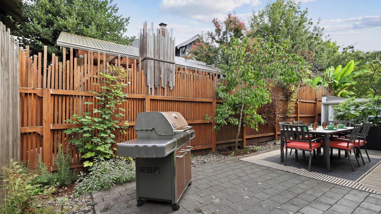Photo of Outdoor in Sunnyside