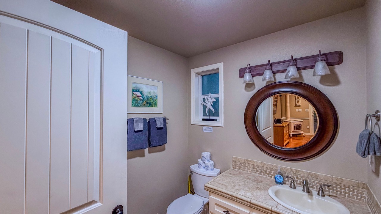 Photo of Bathroom in Coos Bay