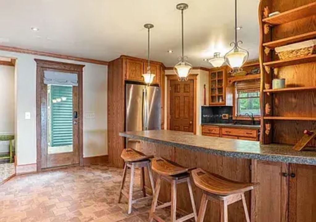 Photo of Kitchen in Six Lakes