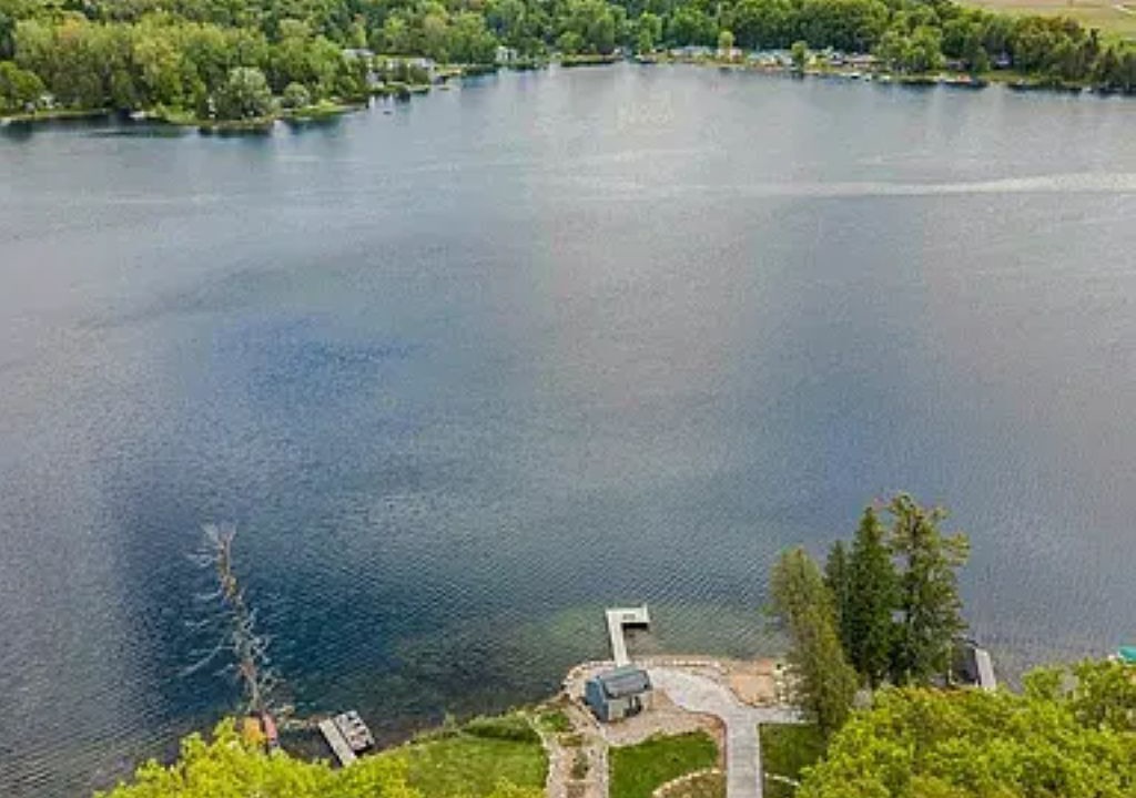 Photo of Outdoor in Six Lakes