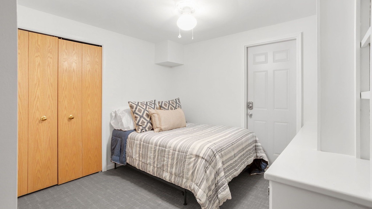 Photo of Bedroom in Wooded Estates