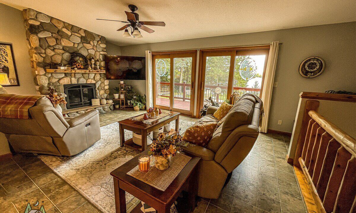 Photo of Livingroom in Butternut