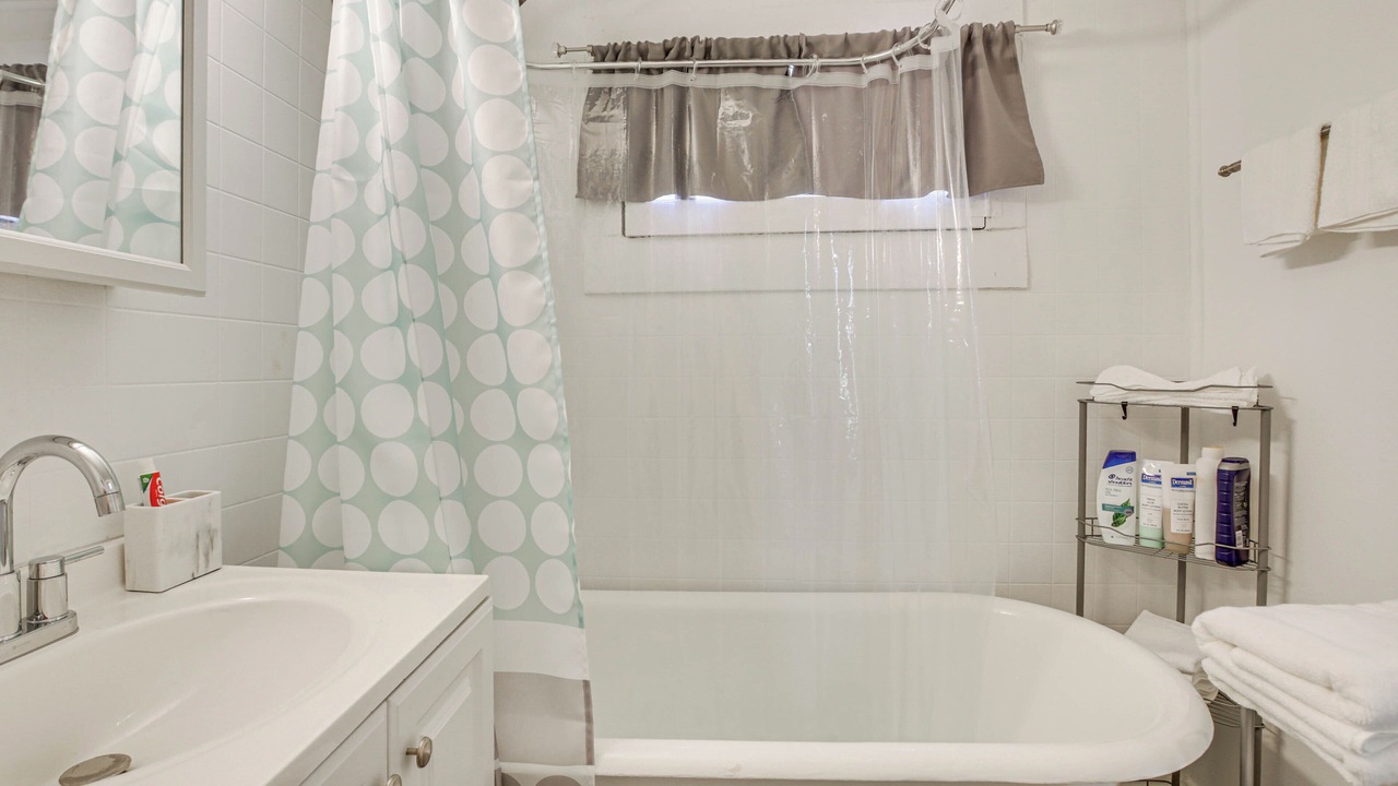 Photo of Bathroom in Freret