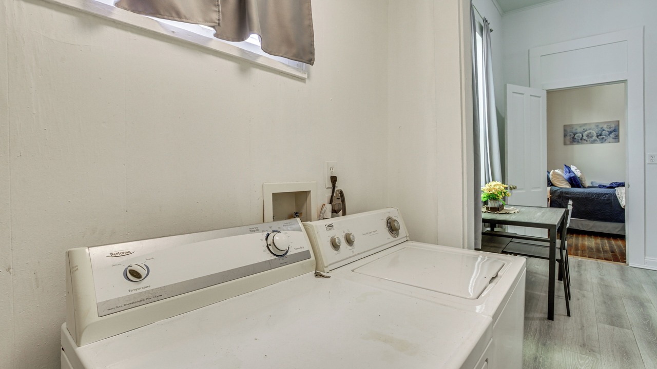 Photo of Bedroom in Freret