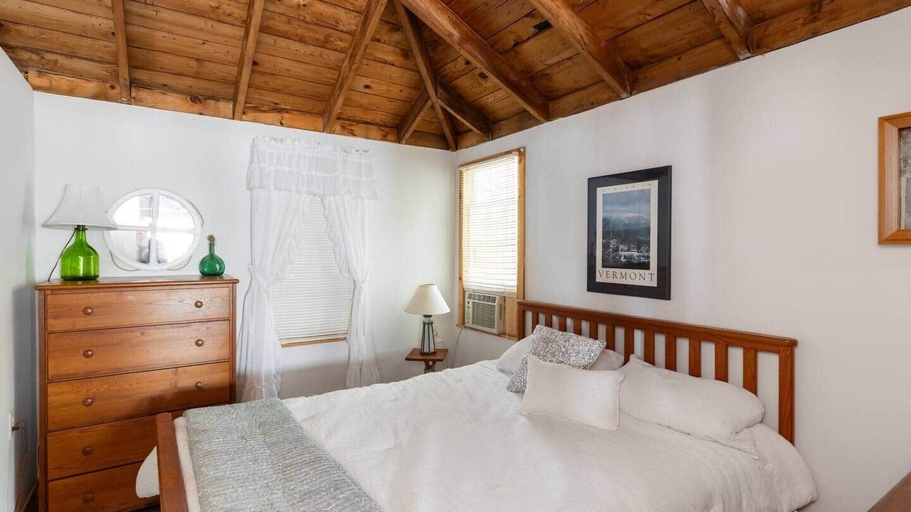 Photo of Bedroom in Malletts Bay