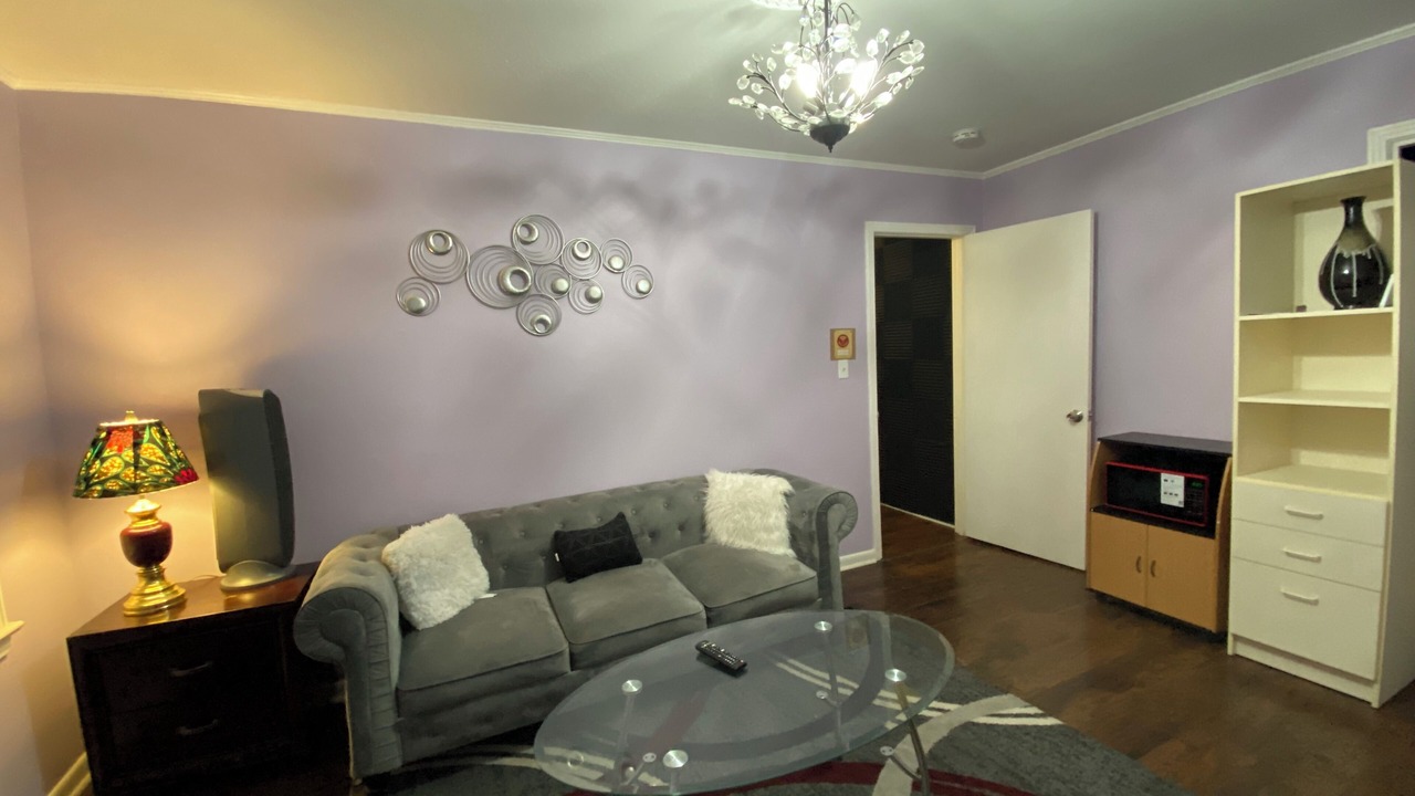 Photo of Livingroom in Tougaloo