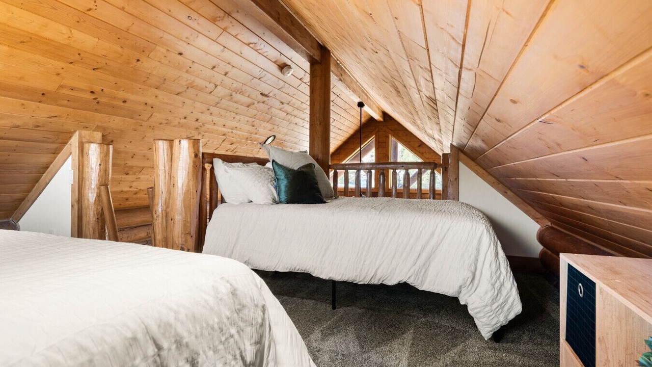 Photo of Bedroom in Alton