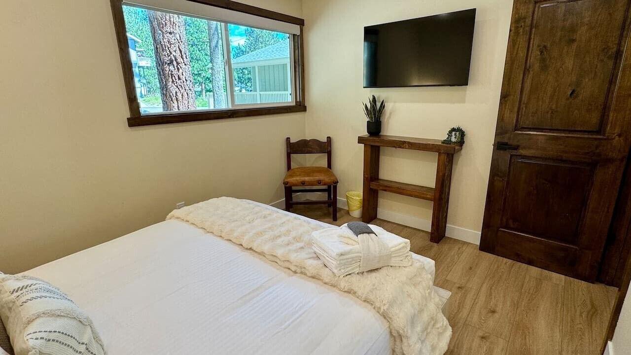 Photo of Bedroom in Round Hill Village
