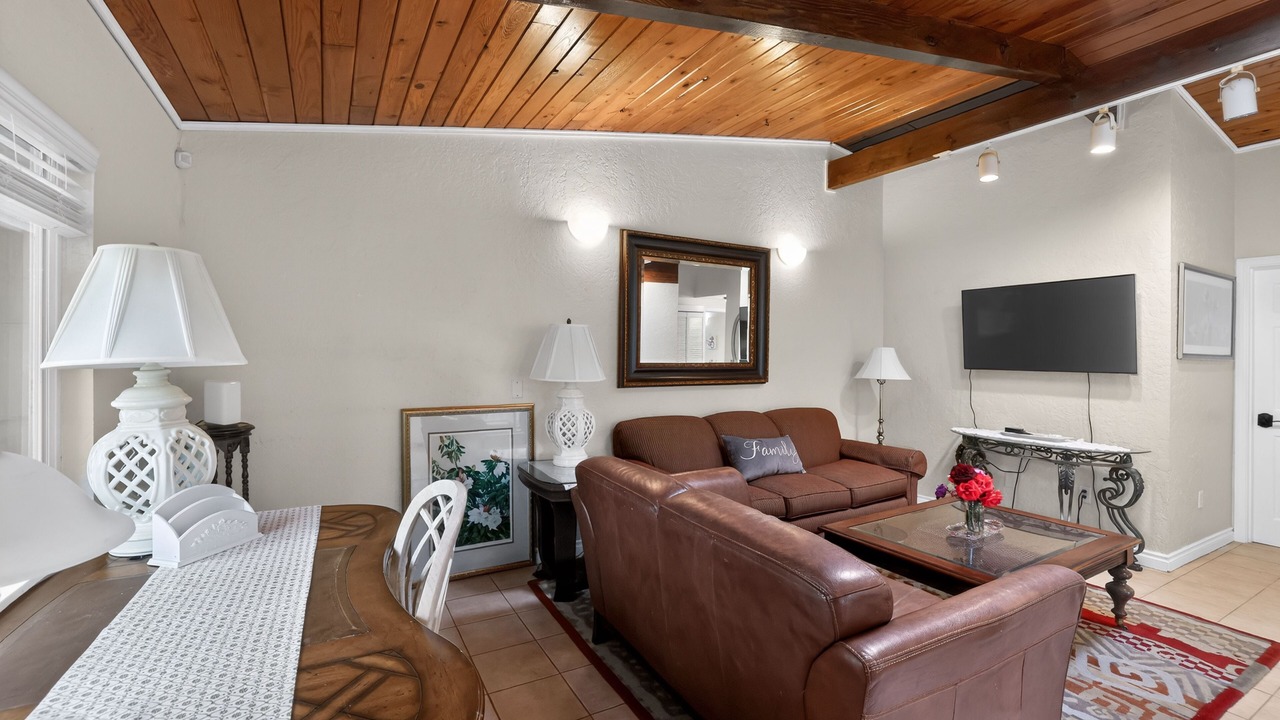 Photo of Livingroom in Aloha