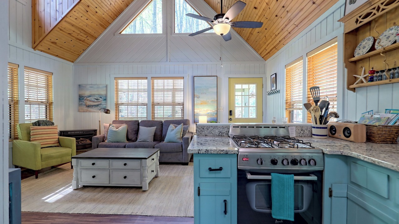 Photo of Kitchen in Screamer Mountain