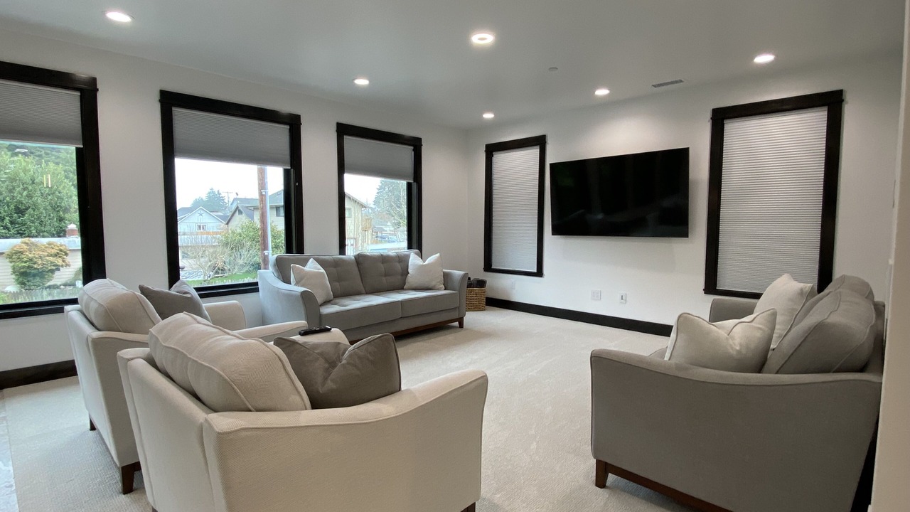 Photo of Livingroom in Coos Bay